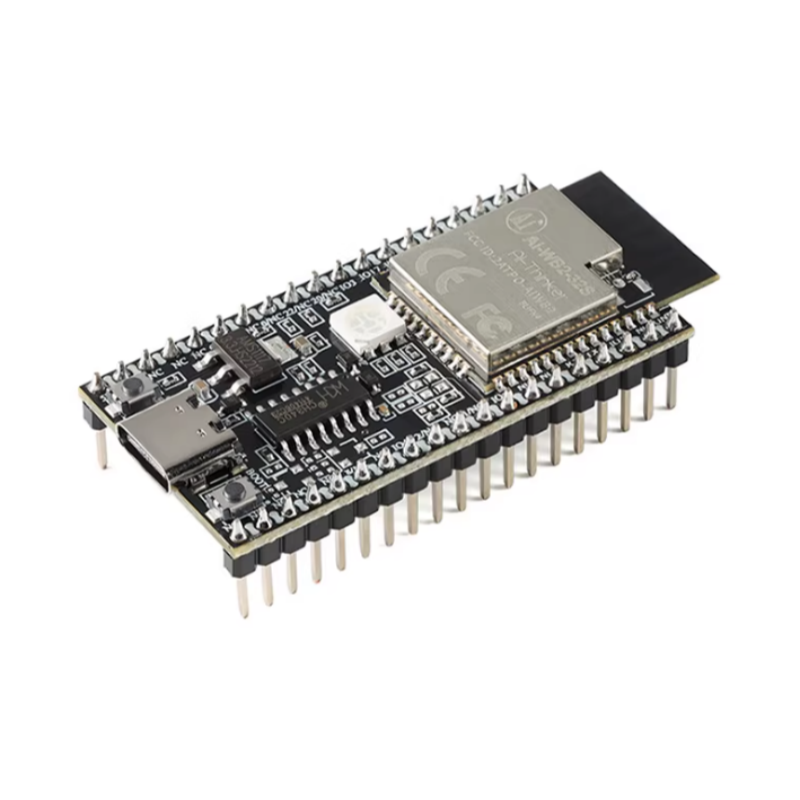 قطعتان من لوحة تطوير وحدة واي  - مراجعة Nodemcu 32S وسعره